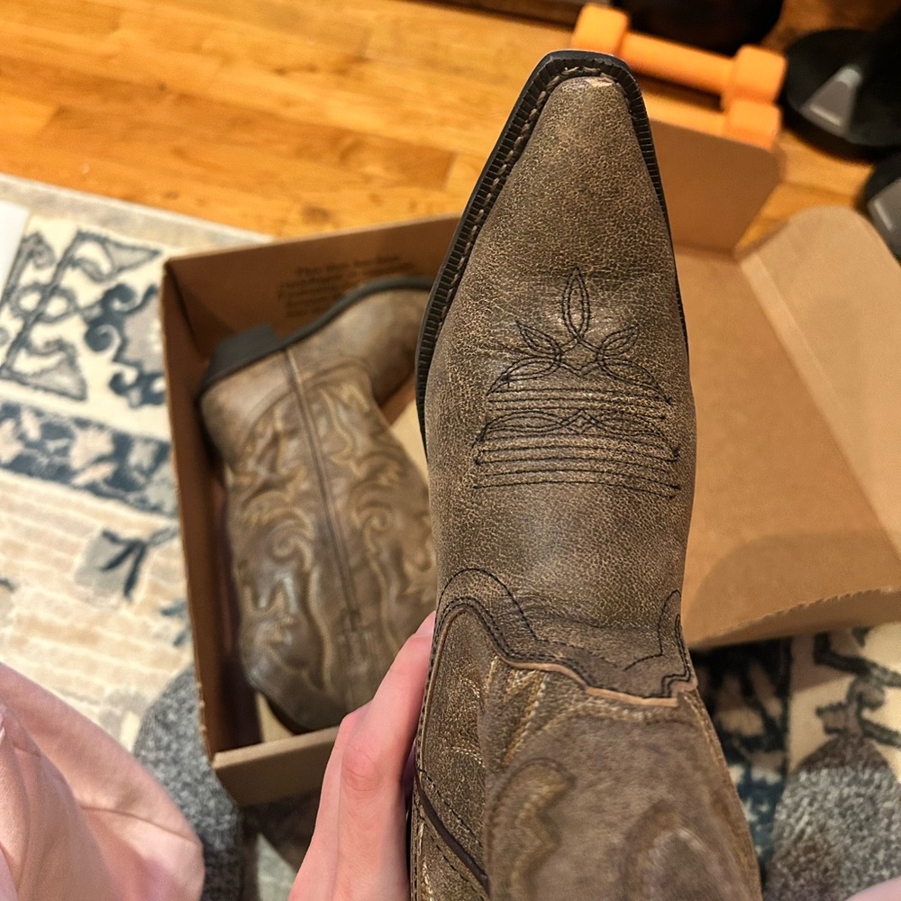 Laredo Women’s Cowboy Boots - Picture 4 of 5